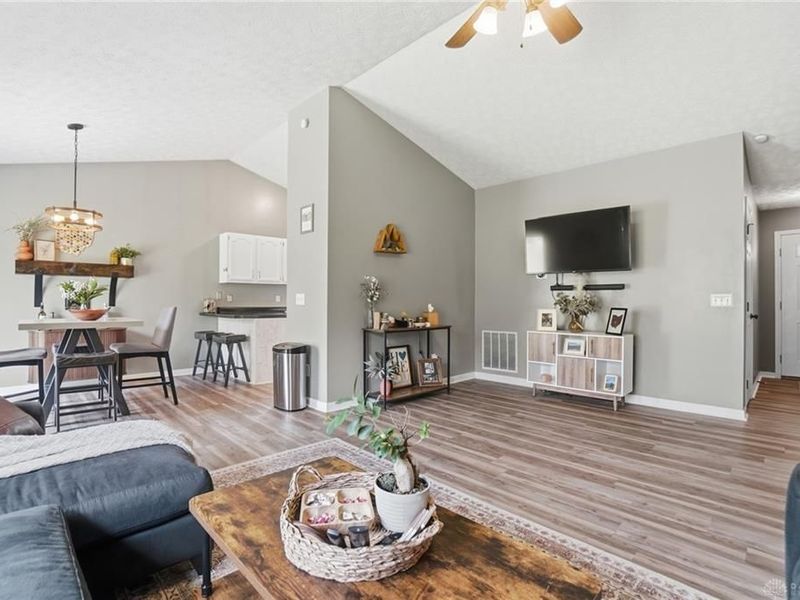 4381 Coach Light Trail, Dayton, OH 45424 Photo 9