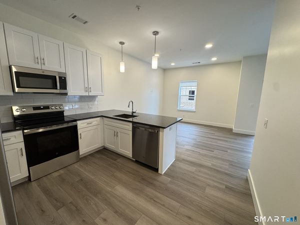 414 Berlin , Unit 1104, Berlin, CT 06037