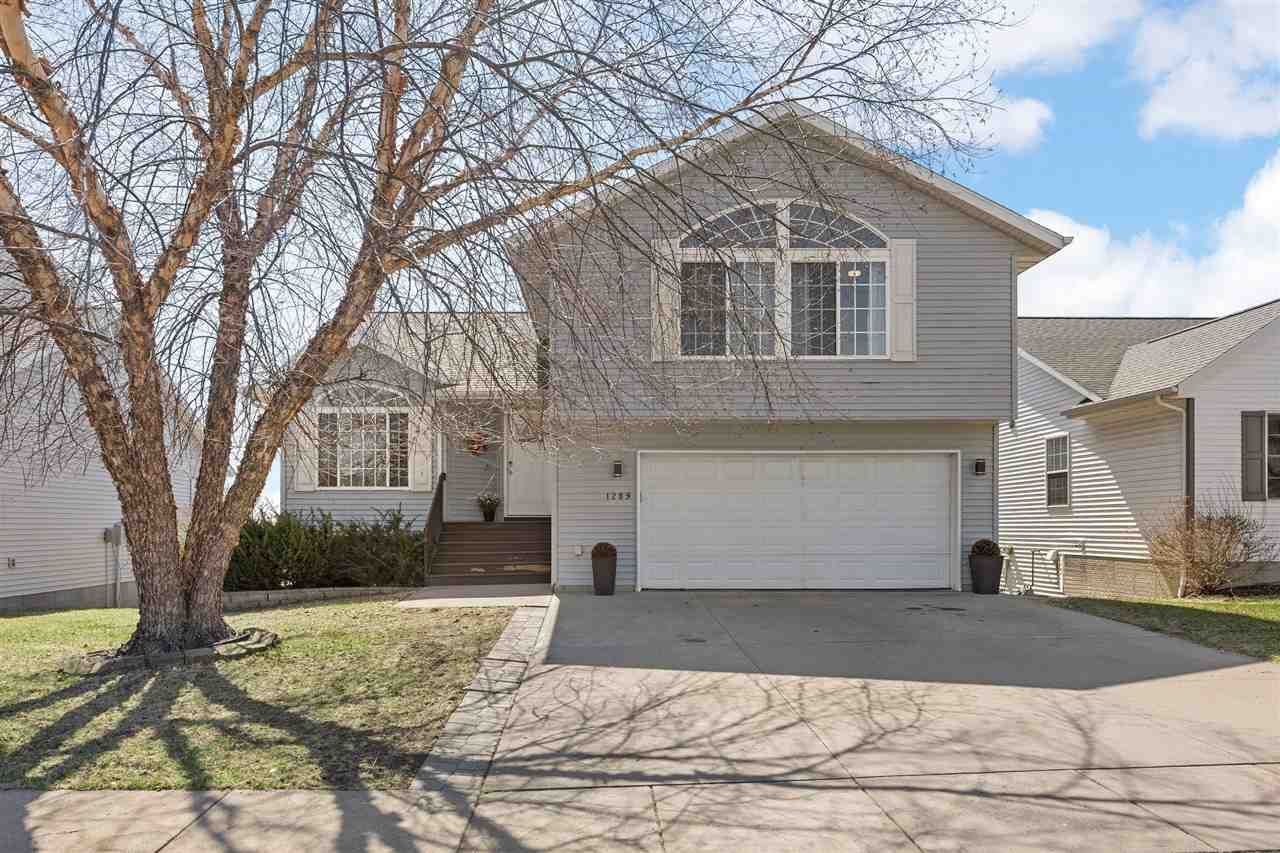 1289 Langenberg Ave, Iowa City, IA 52240 Main Photo