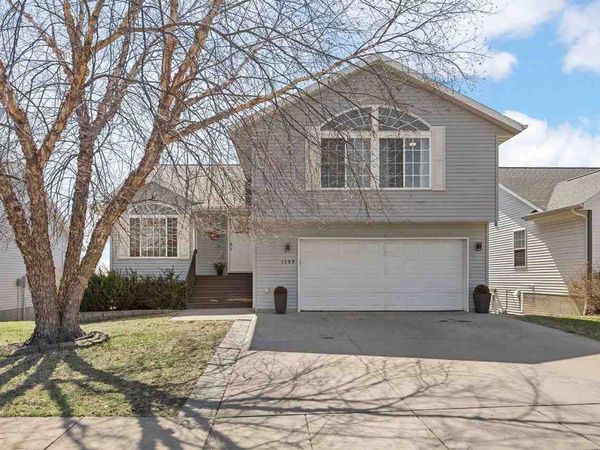 1289 Langenberg Ave, Iowa City, IA 52240