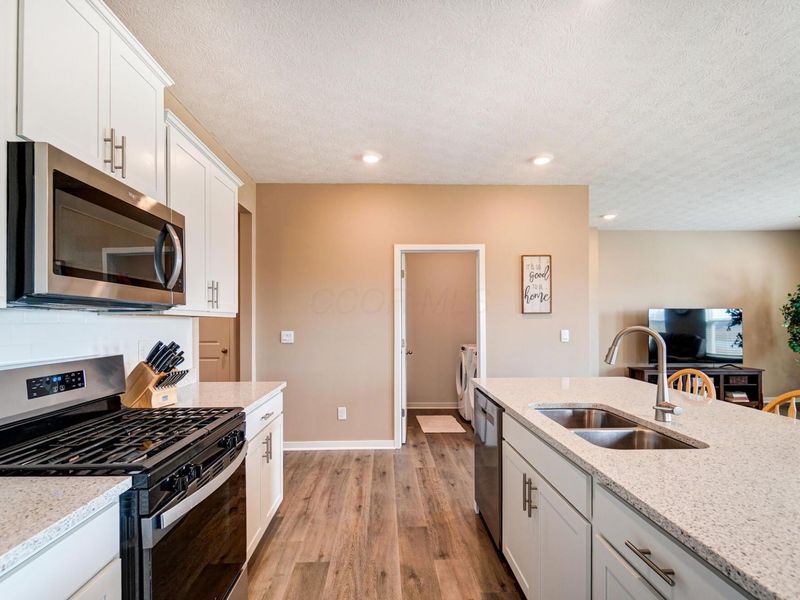 734 Leslie Drive, Plain City, OH 43064 Photo 5