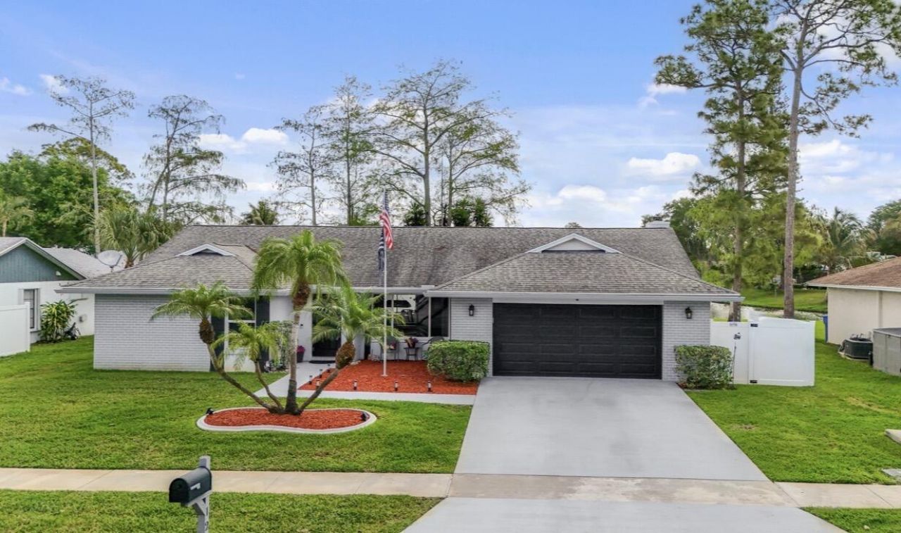 125 Parkwood Drive, Royal Palm Beach, FL 33411 Photo