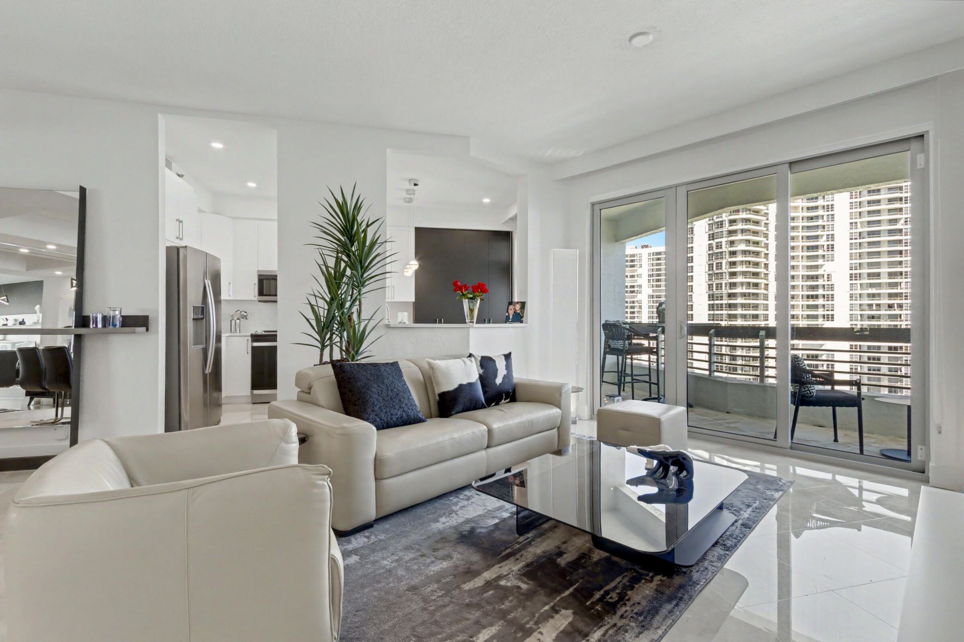 3600 Mystic Pointe Drive, Unit 1916, Aventura, FL 33180 Photo