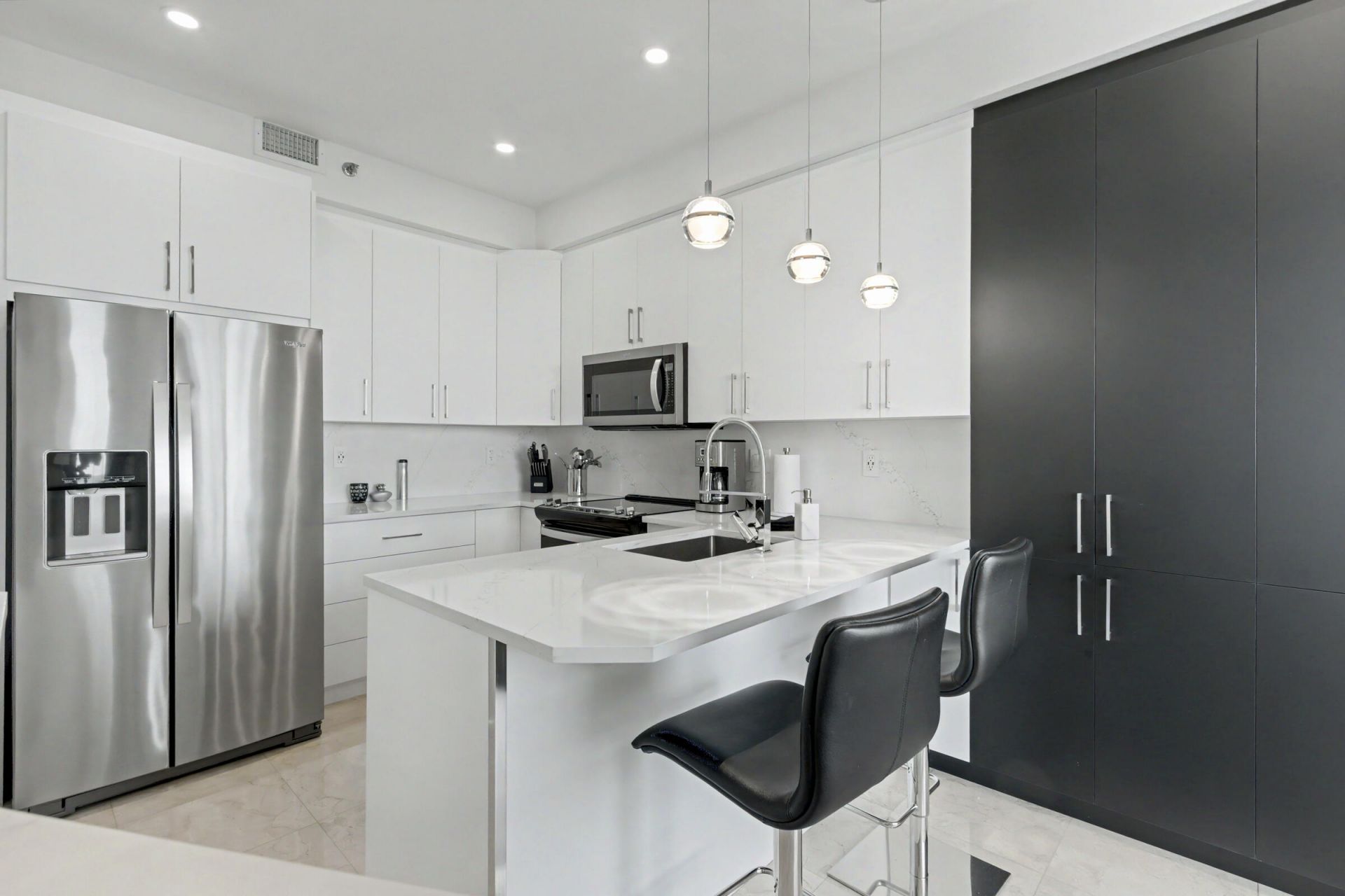 3600 Mystic Pointe Drive, Unit 1916, Aventura, FL 33180 Photo