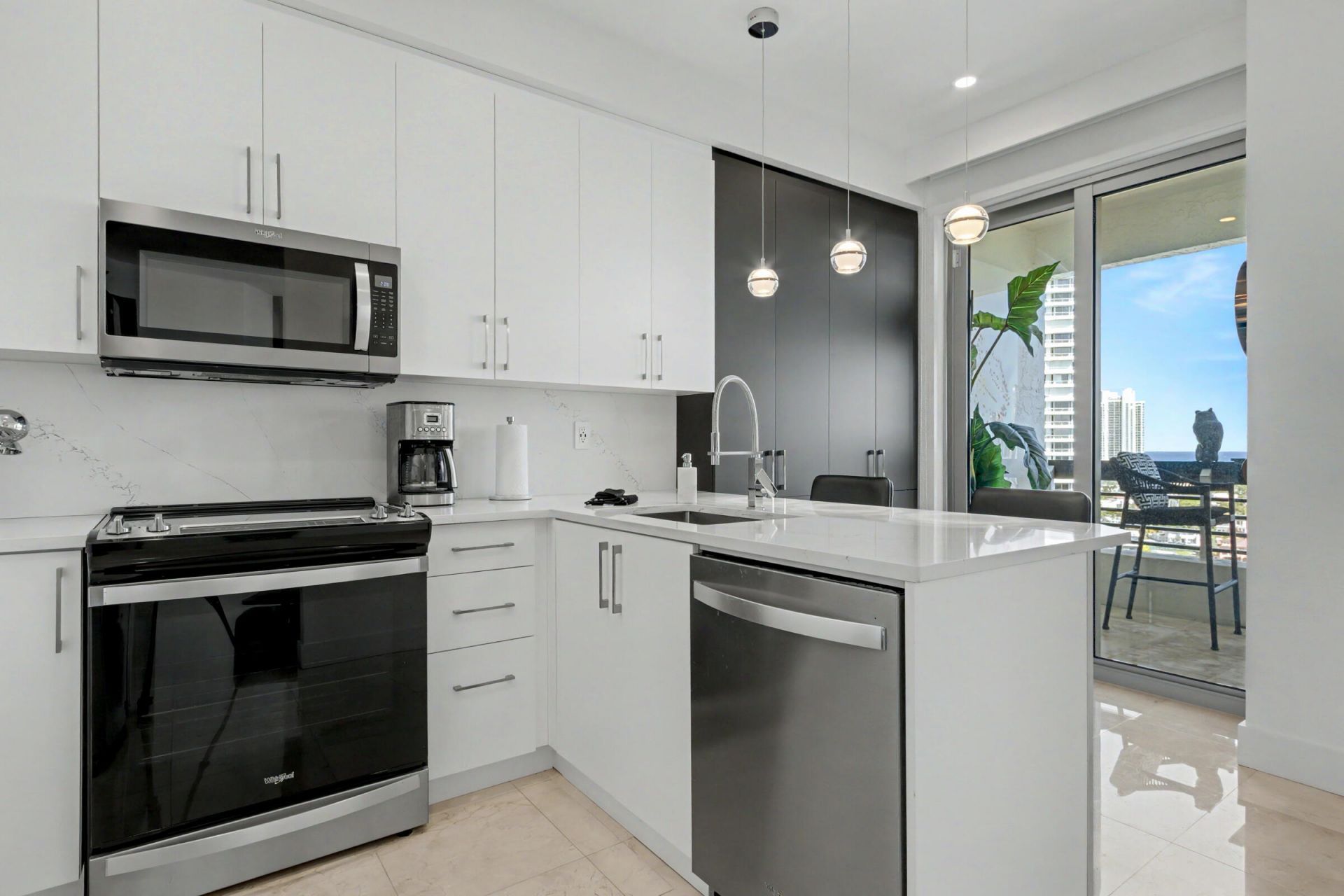 3600 Mystic Pointe Drive, Unit 1916, Aventura, FL 33180 Photo