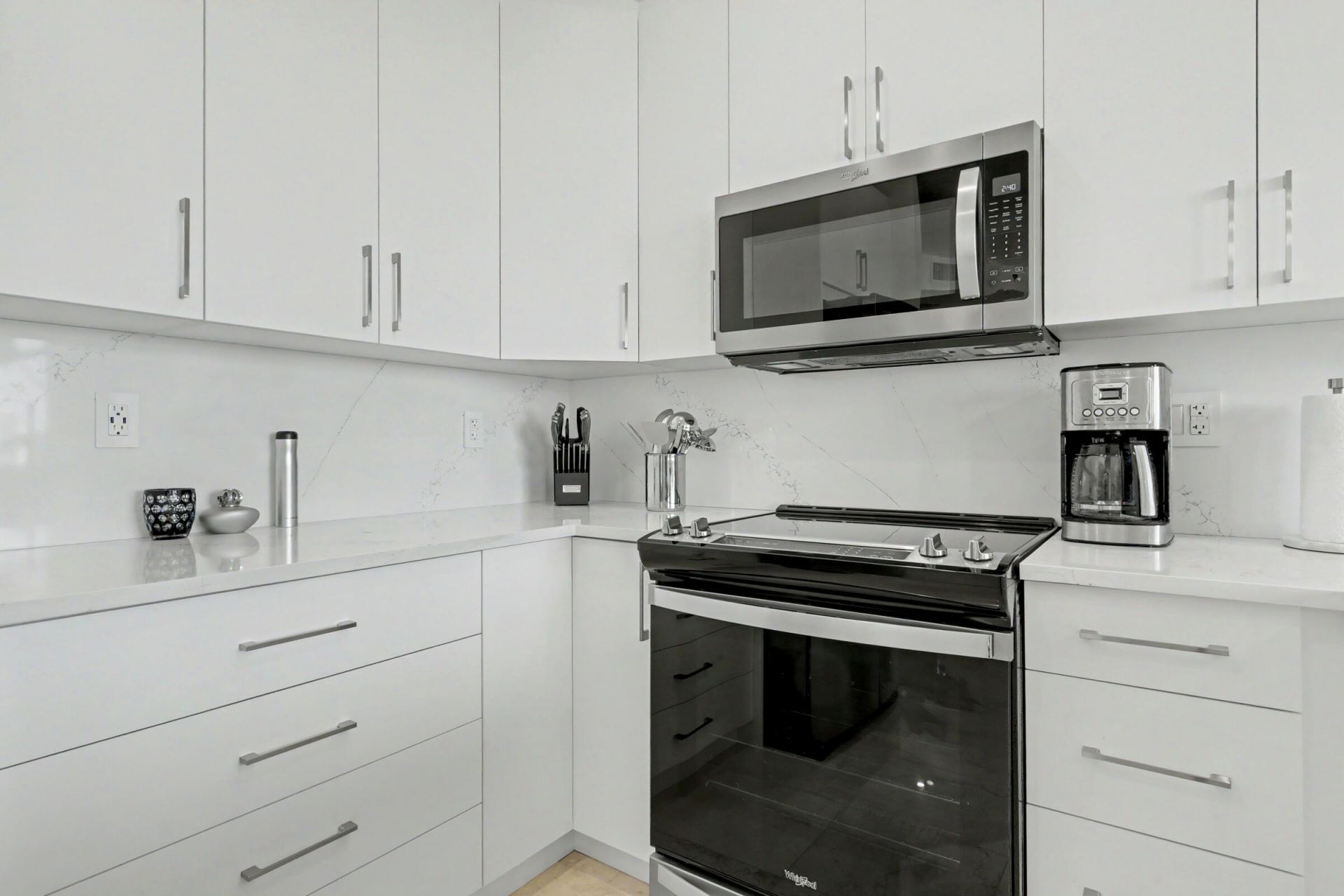 3600 Mystic Pointe Drive, Unit 1916, Aventura, FL 33180 Photo