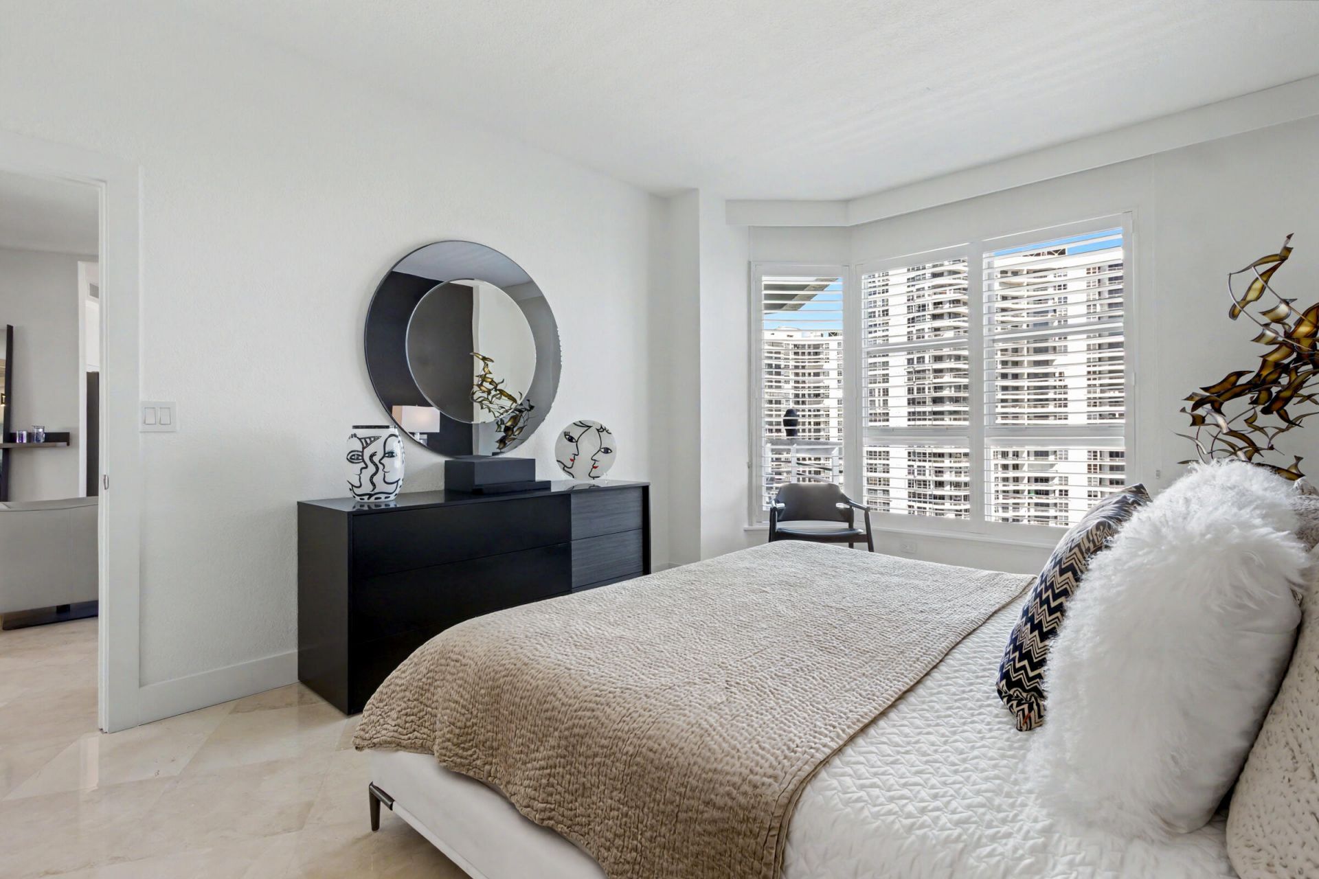 3600 Mystic Pointe Drive, Unit 1916, Aventura, FL 33180 Photo