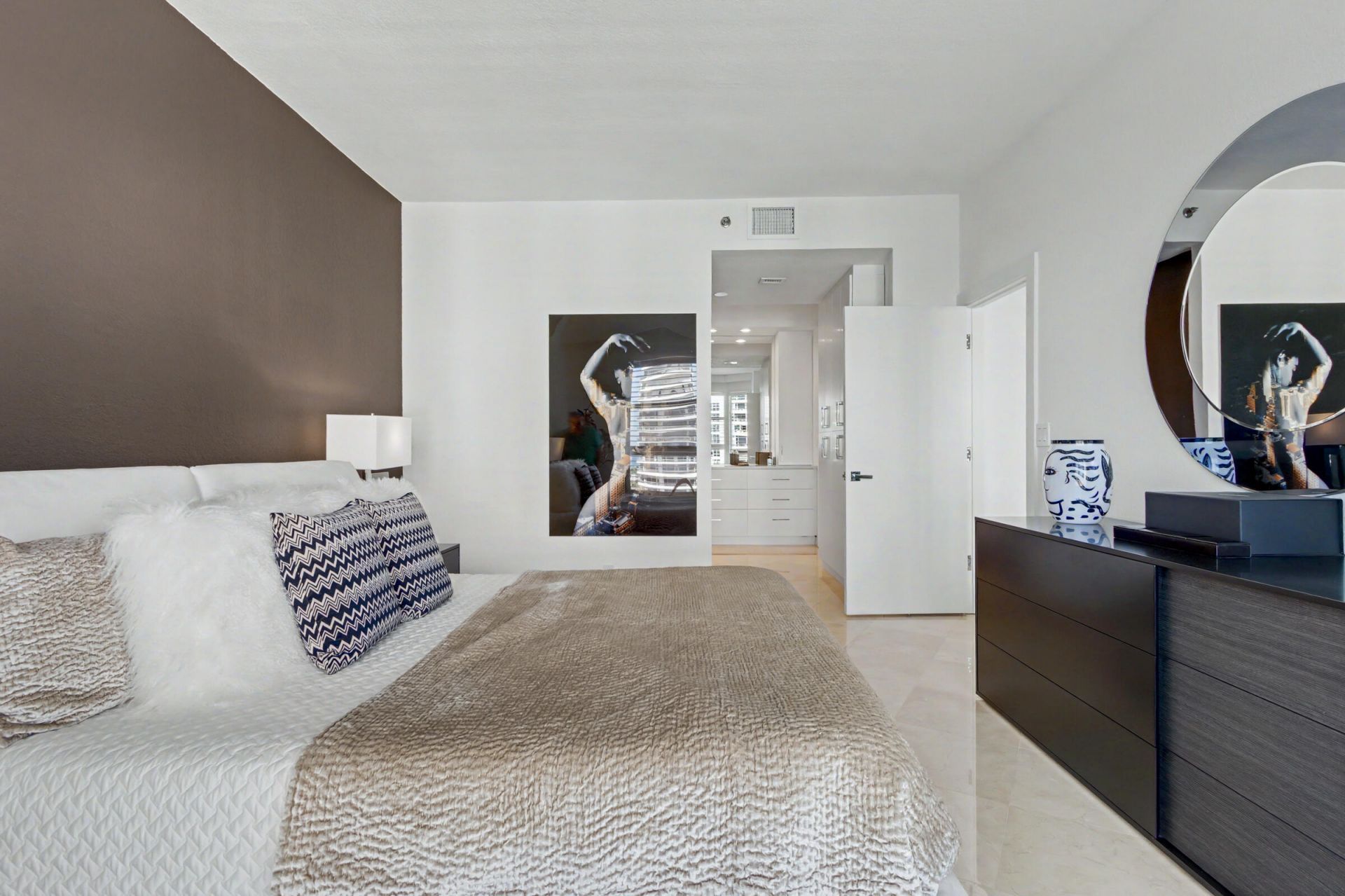 3600 Mystic Pointe Drive, Unit 1916, Aventura, FL 33180 Photo