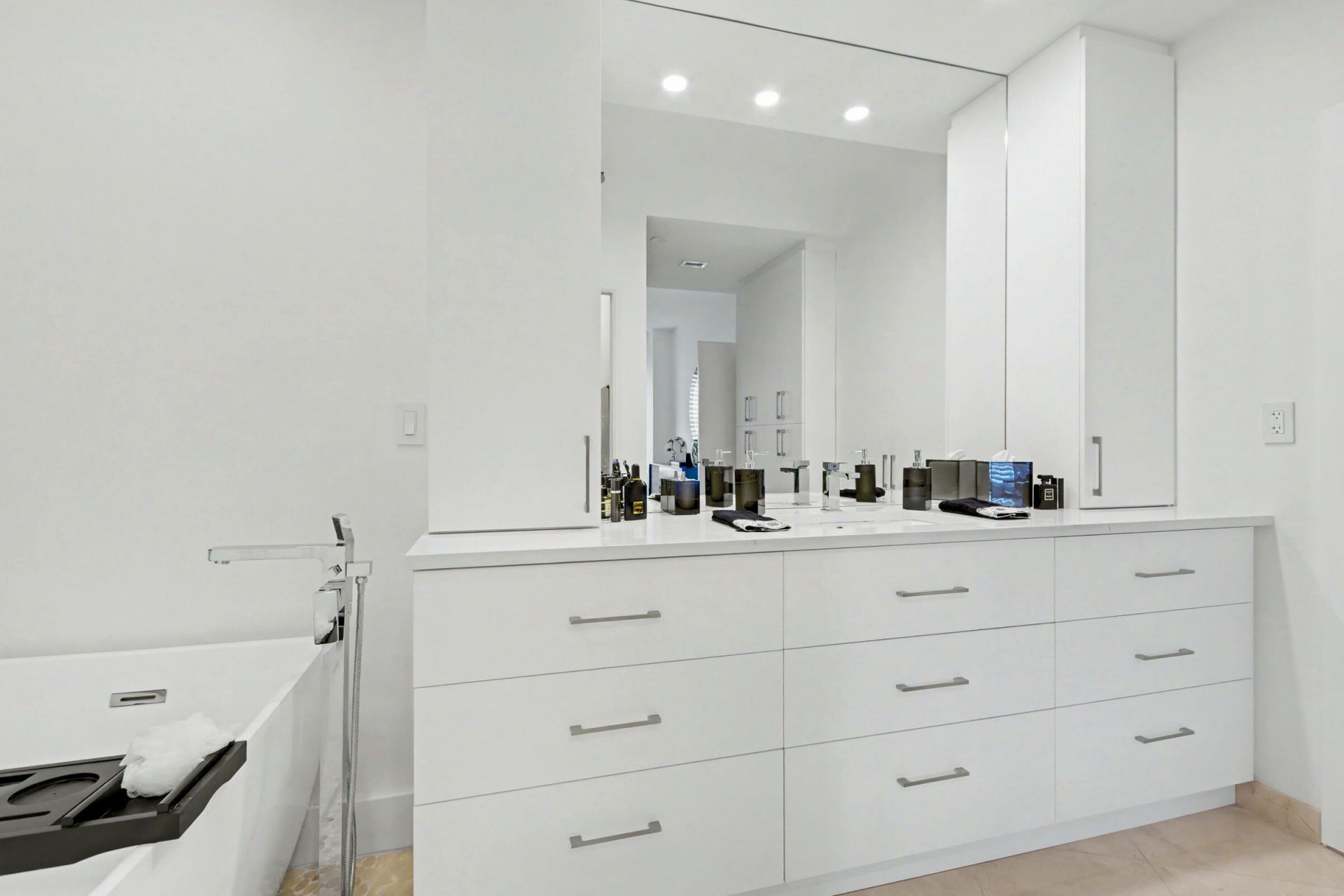 3600 Mystic Pointe Drive, Unit 1916, Aventura, FL 33180 Photo