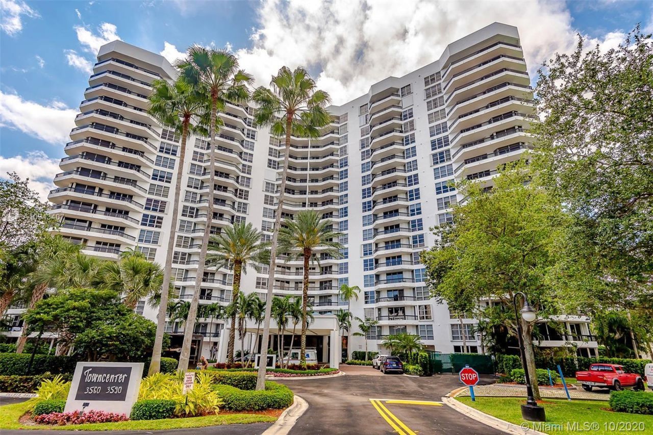 3600 Mystic Pointe Drive, Unit 1916, Aventura, FL 33180 Photo