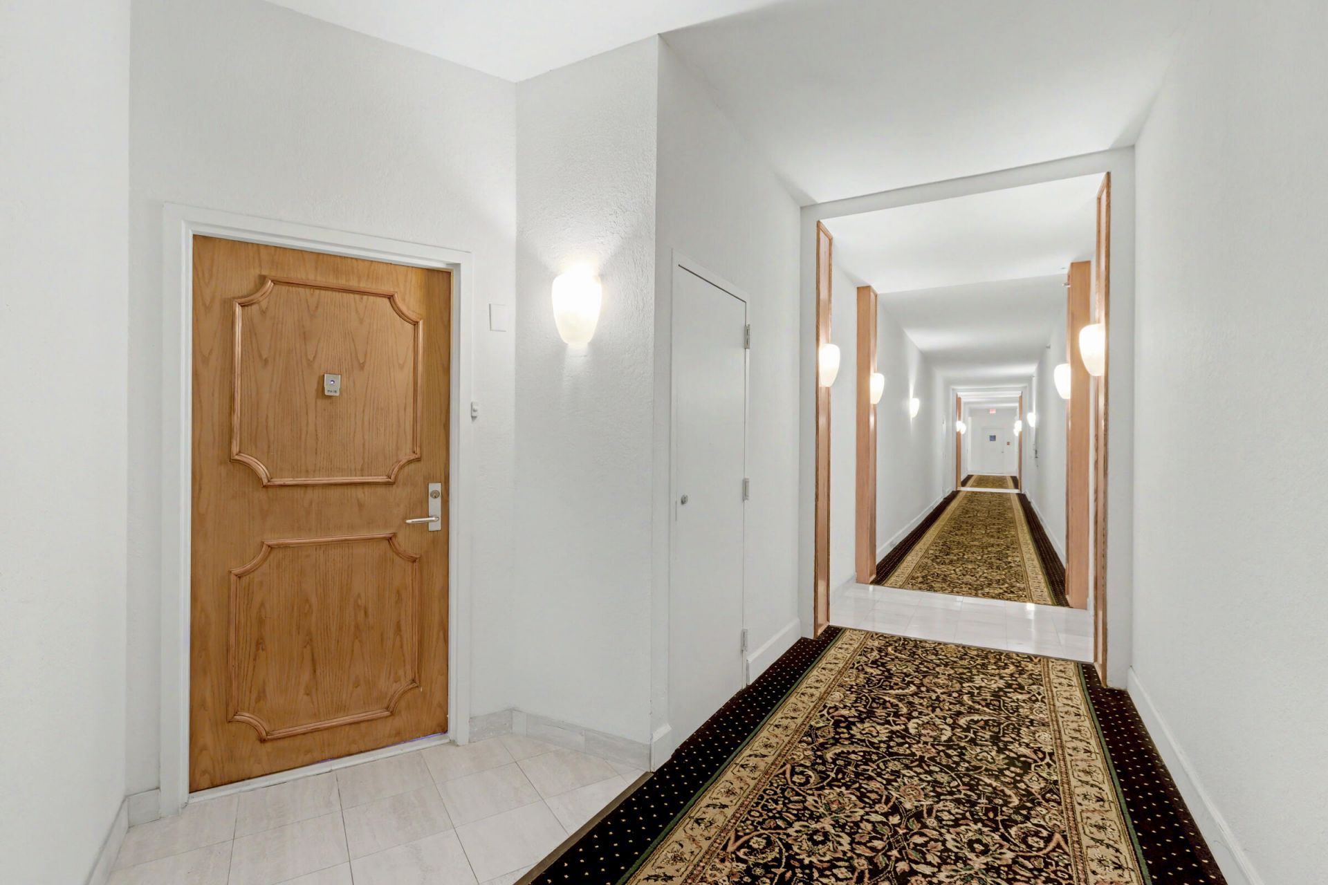 3600 Mystic Pointe Drive, Unit 1916, Aventura, FL 33180 Photo