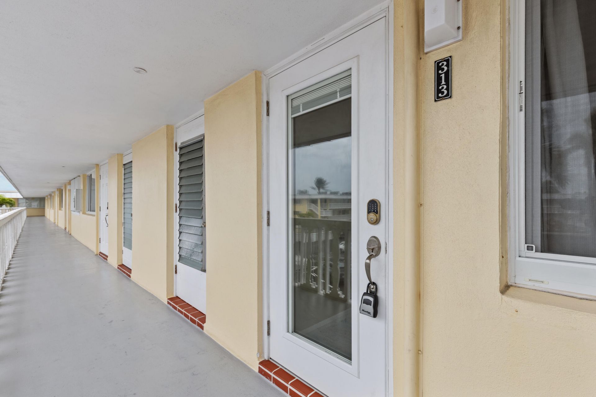 100 Doolen Court, Unit 313, North Palm Beach, FL 33408 Photo