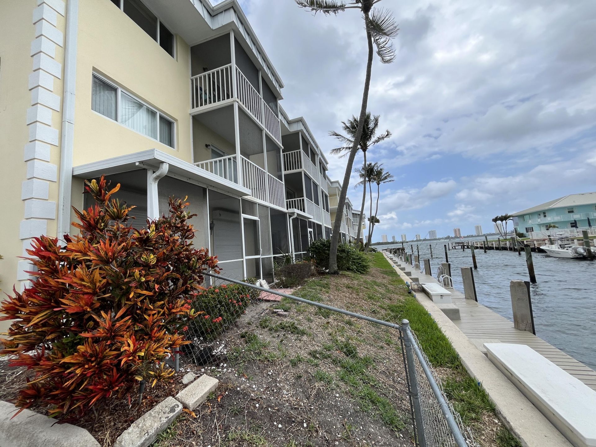 100 Doolen Court, Unit 313, North Palm Beach, FL 33408 Photo