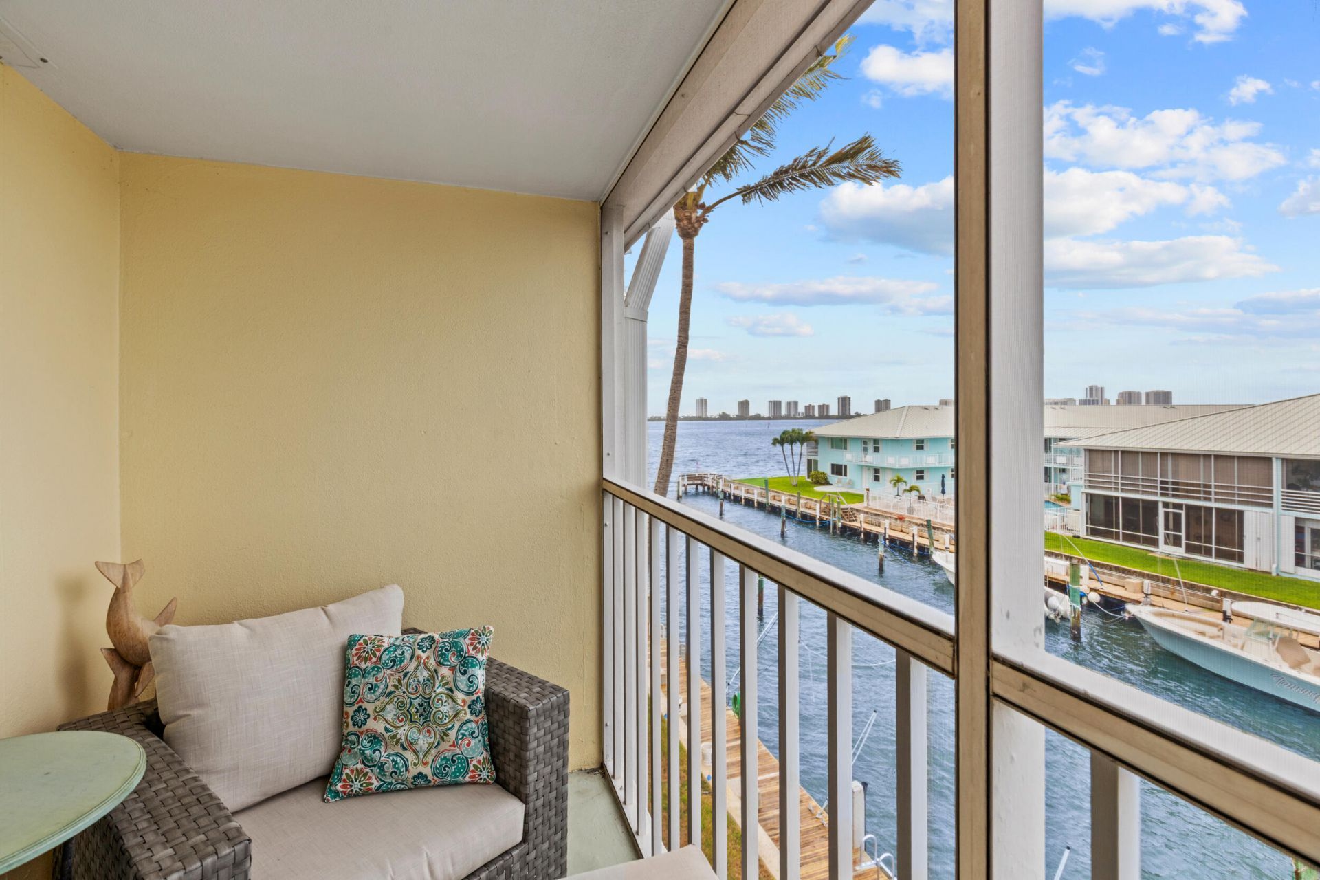 100 Doolen Court, Unit 313, North Palm Beach, FL 33408 Photo