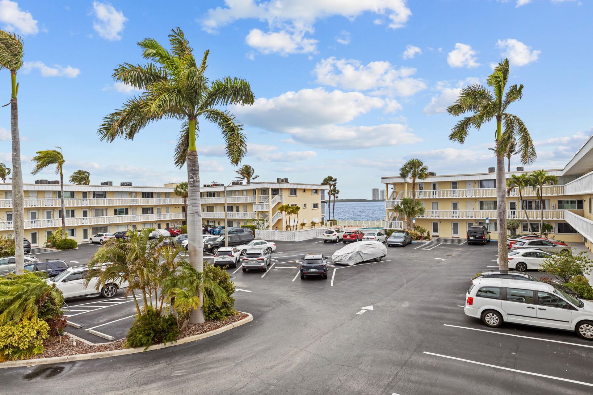 100 Doolen Court, Unit 313, North Palm Beach, FL 33408 Photo