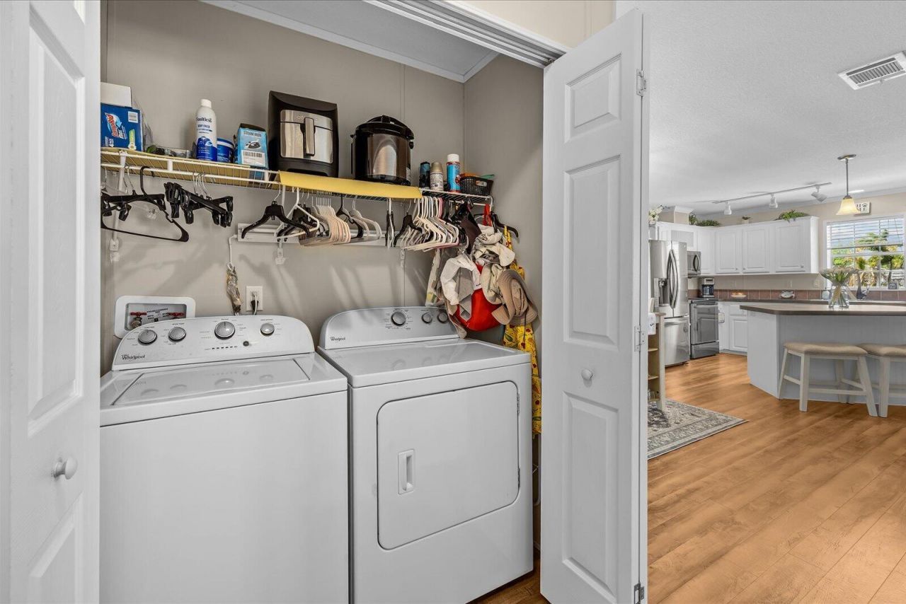 121 SE Paradise Place, Stuart, FL 34997 Photo