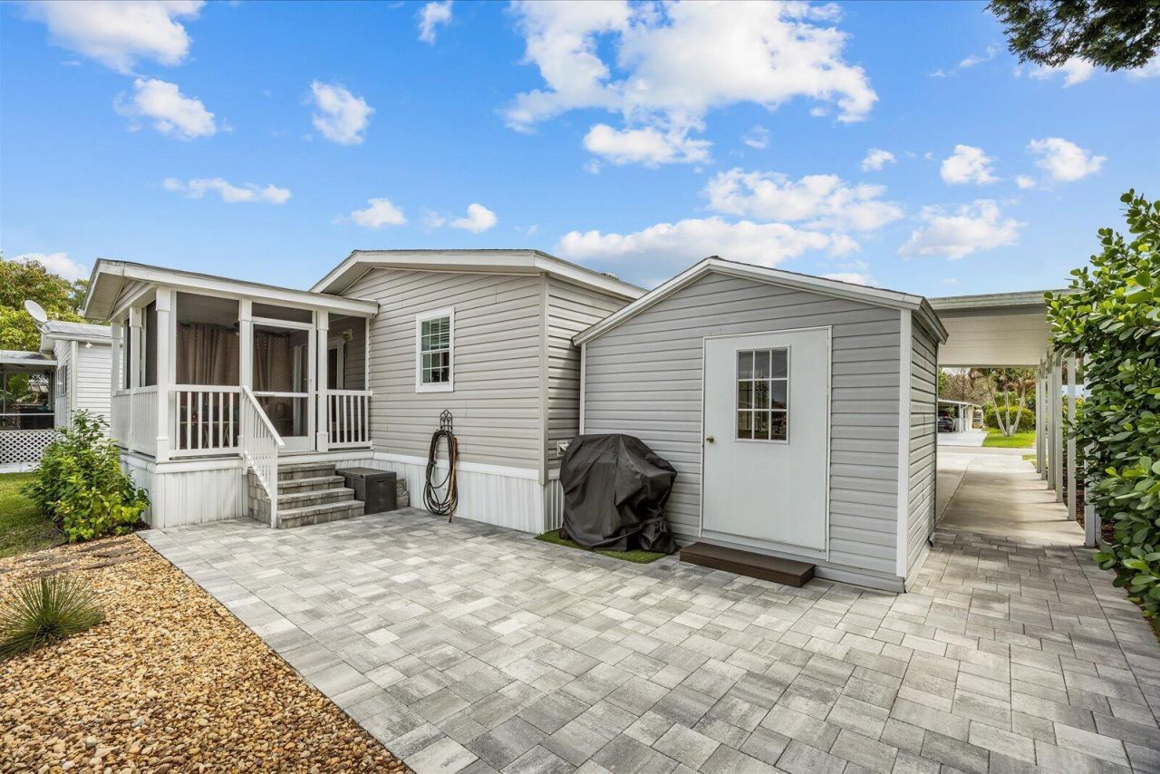 121 SE Paradise Place, Stuart, FL 34997 Photo