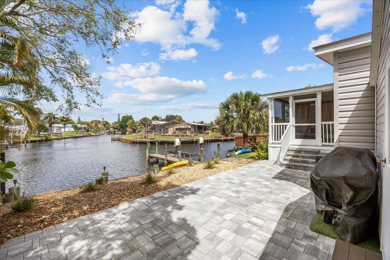 121 SE Paradise Place, Stuart, FL 34997 Photo