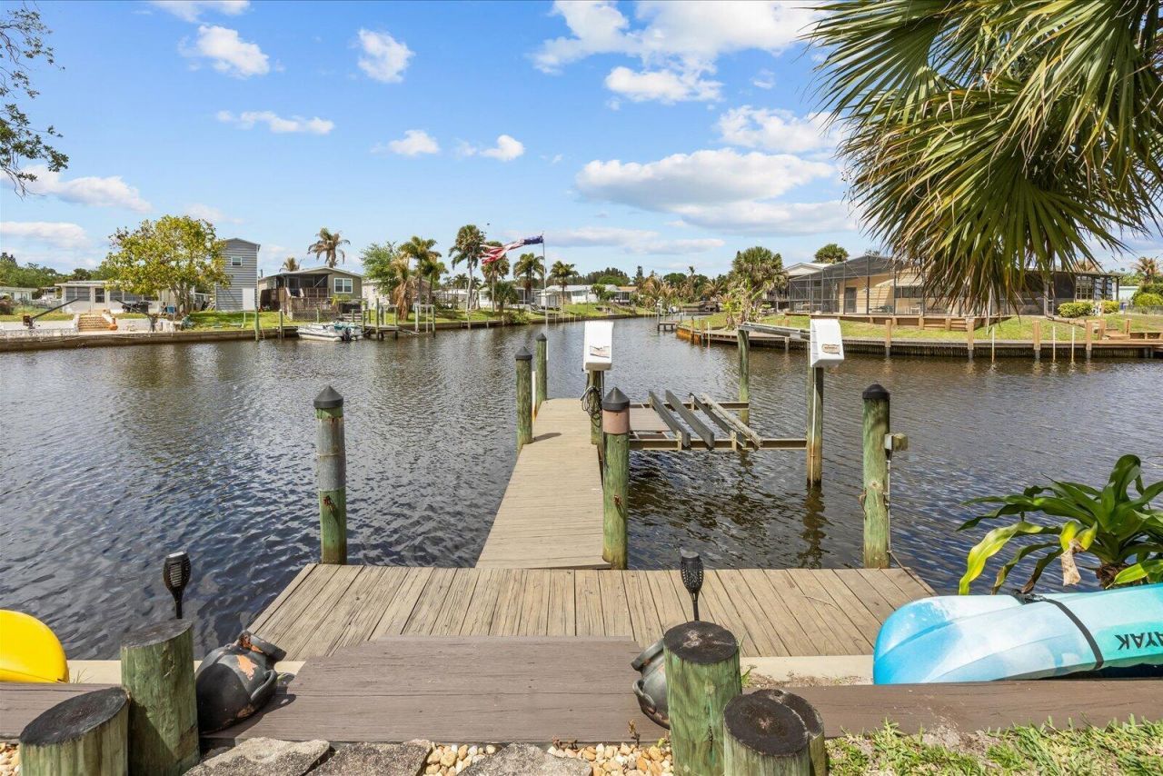 121 SE Paradise Place, Stuart, FL 34997 Photo