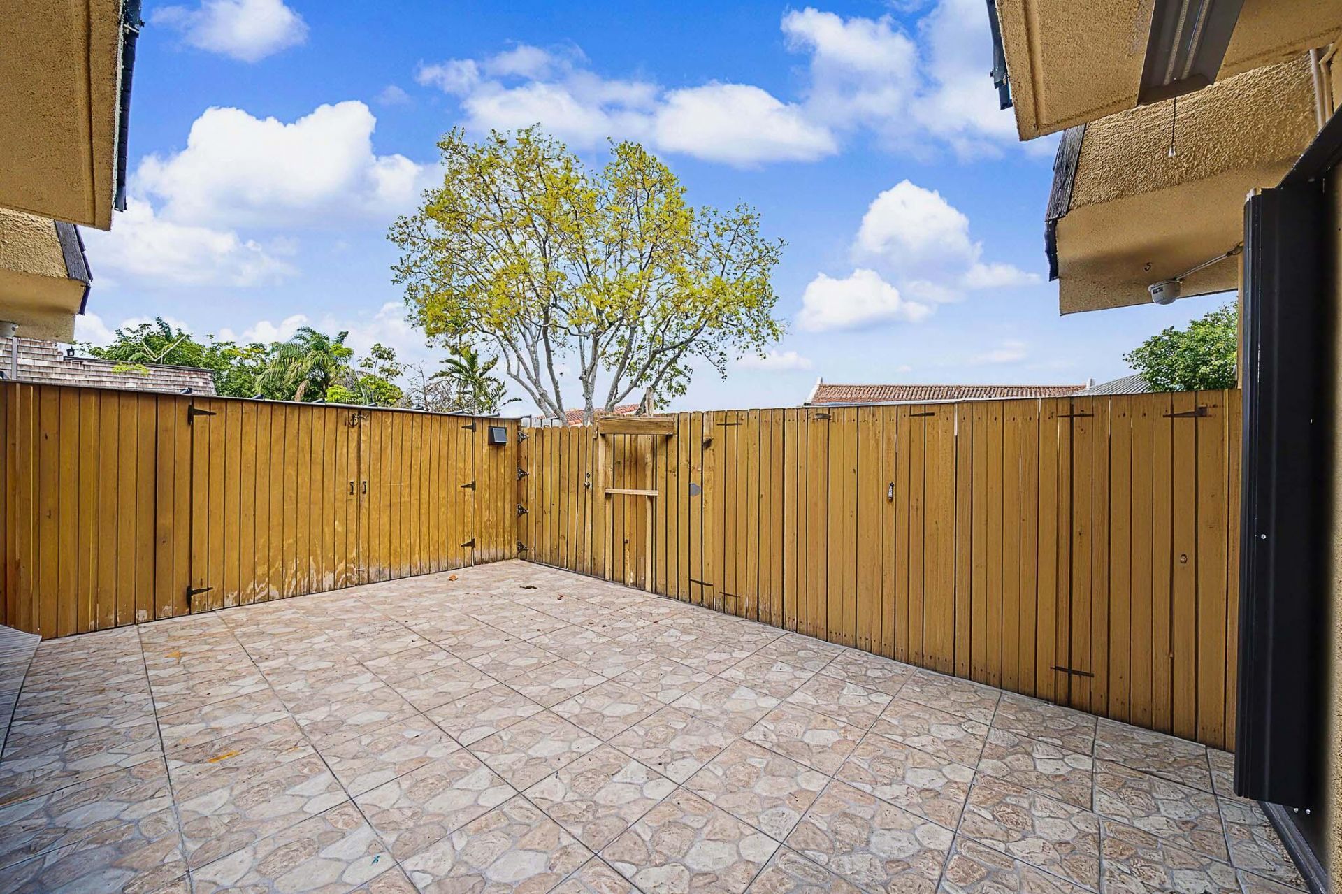149 Lake Arbor Drive, Palm Springs, FL 33461 Photo