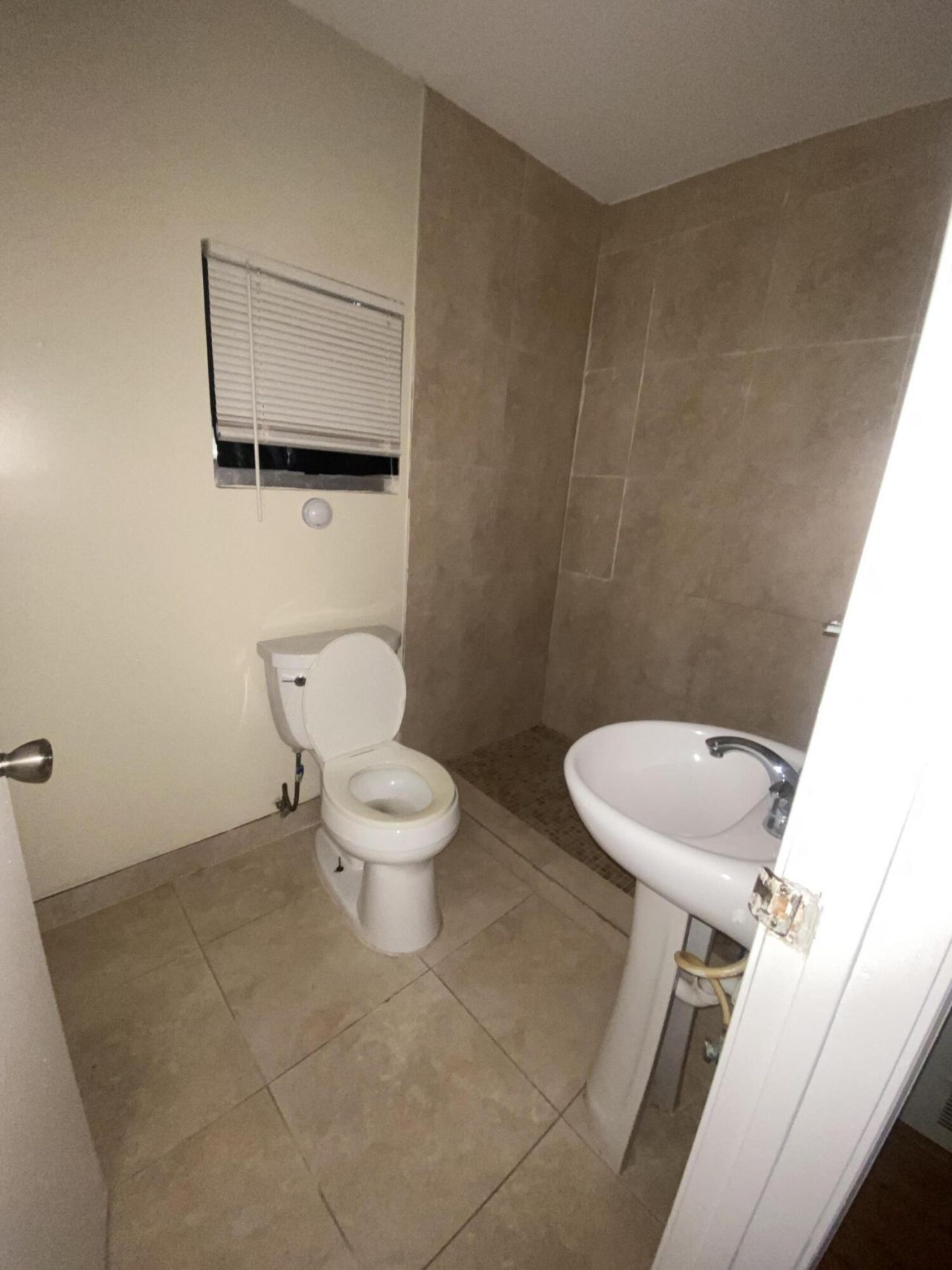 908 NE 17th Terrace, Unit 1-6, Fort Lauderdale, FL 33394 Photo