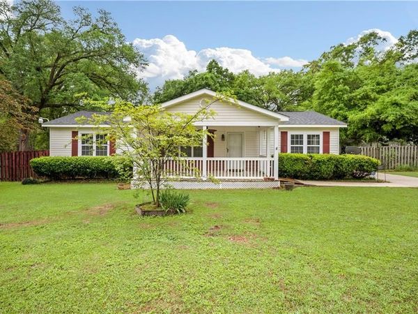 635 Wilson Boulevard , Axis, AL 36505