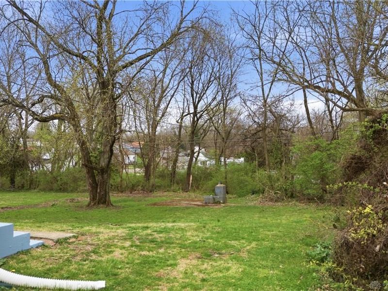 541 E Main Street, Xenia, OH 45385 Photo 4