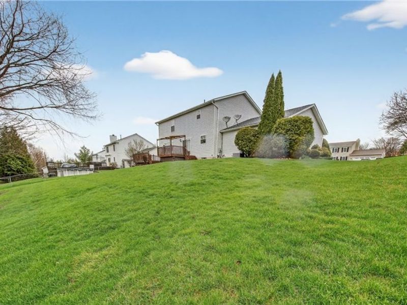 690 Southbridge Boulevard, Brunswick, OH 44212 Photo 4