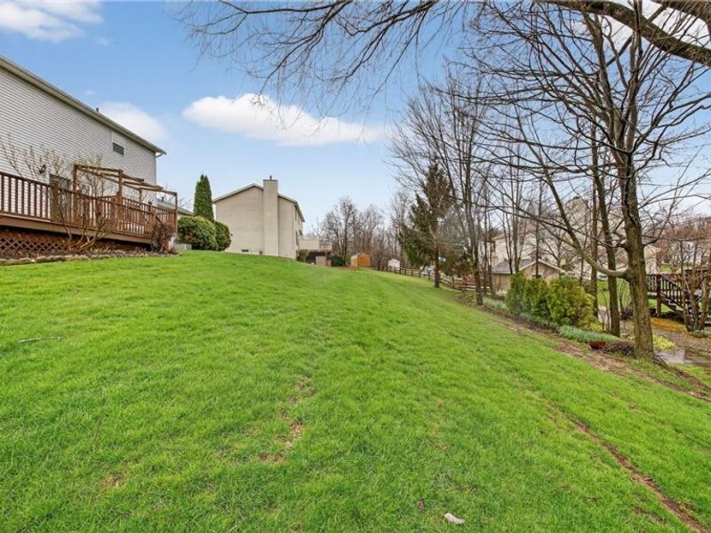 690 Southbridge Boulevard, Brunswick, OH 44212 Photo 5