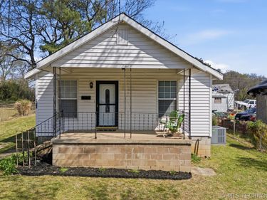 3619 S 29th West Avenue , Tulsa, OK 74107