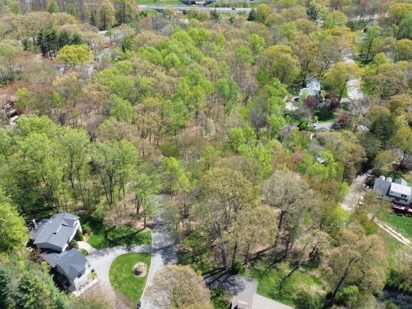 10 Deerfield Dr, Woodcliff Lake, NJ 07677