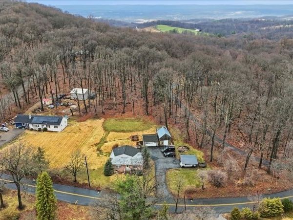 20 Summerfield Rd, White, NJ 07823