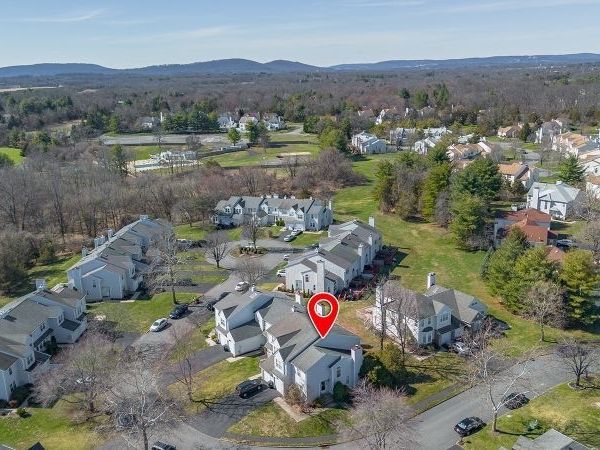 12 Buffalo Hollow Rd, Branchburg, NJ 08876