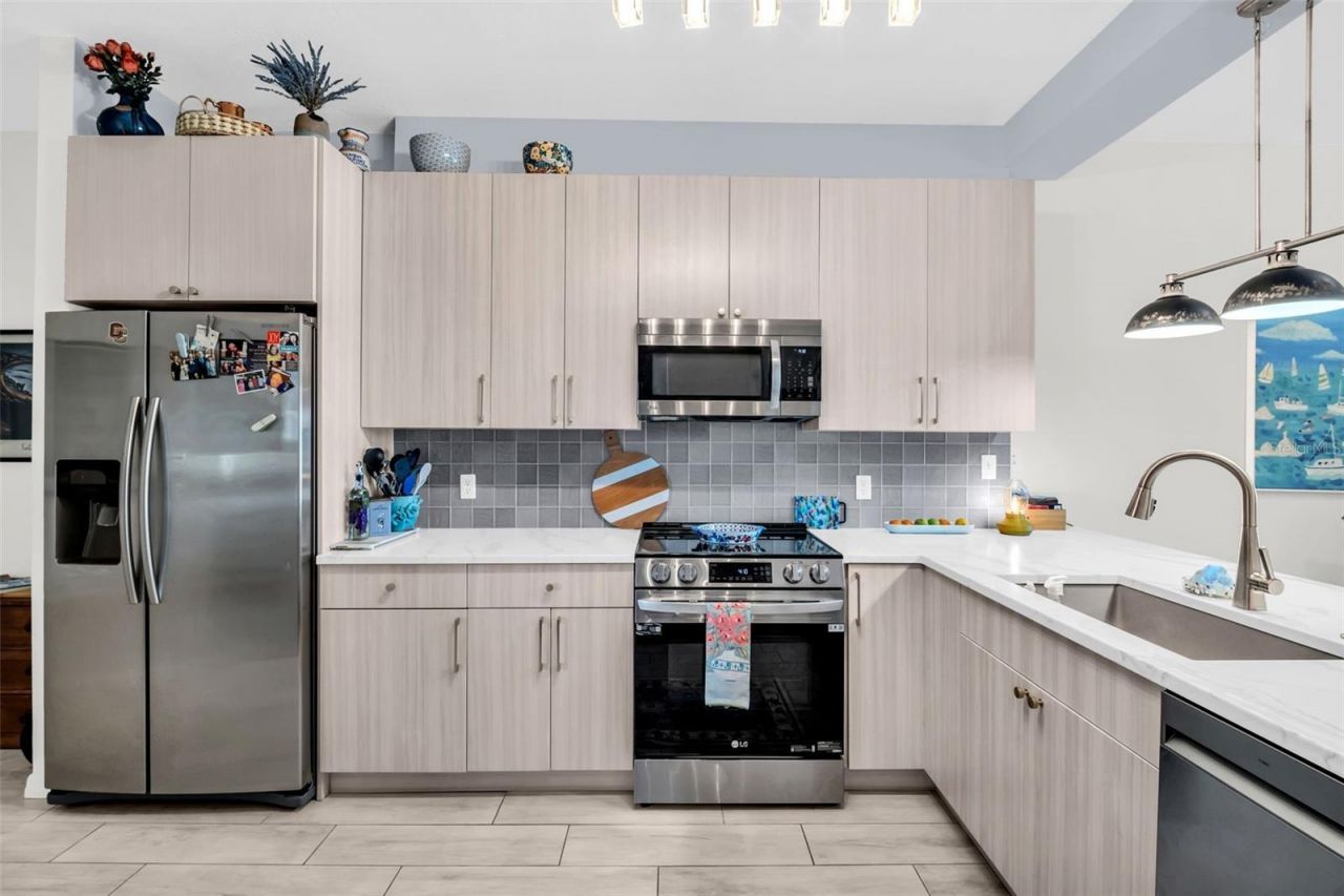 316 8th Street S, Unit 402, Saint Petersburg, FL 33701 Photo