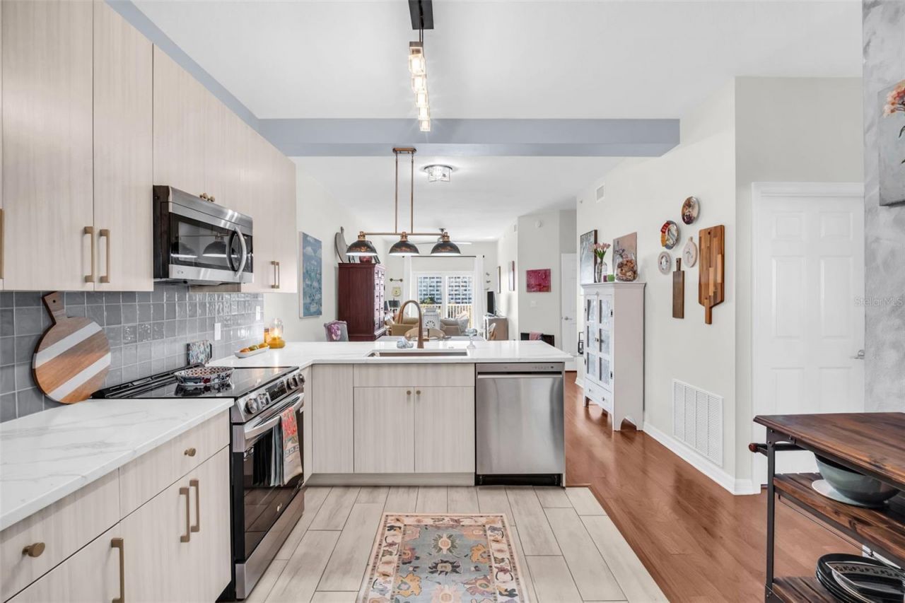 316 8th Street S, Unit 402, Saint Petersburg, FL 33701 Photo