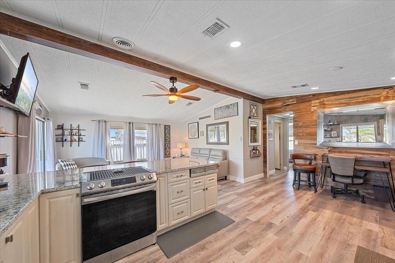 137 Lakeview Drive, Unit 137, Palmetto, FL 34221 Photo