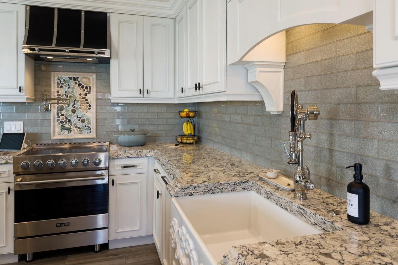 761 John Ringling Boulevard , Unit 31, Sarasota, FL 34236 Photo