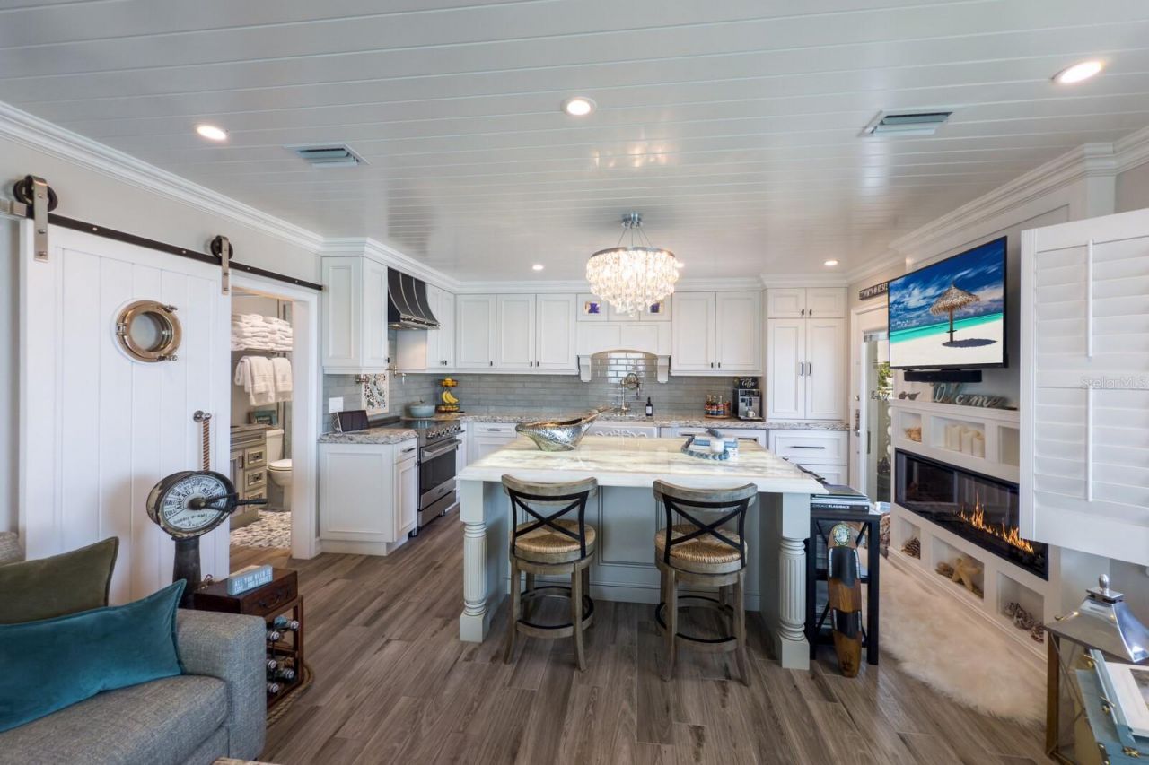 761 John Ringling Boulevard , Unit 31, Sarasota, FL 34236 Photo