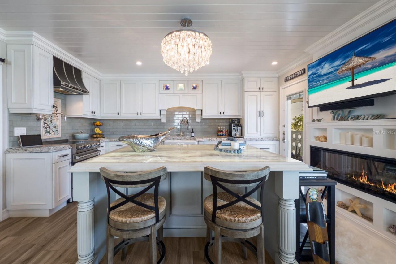 761 John Ringling Boulevard , Unit 31, Sarasota, FL 34236 Photo