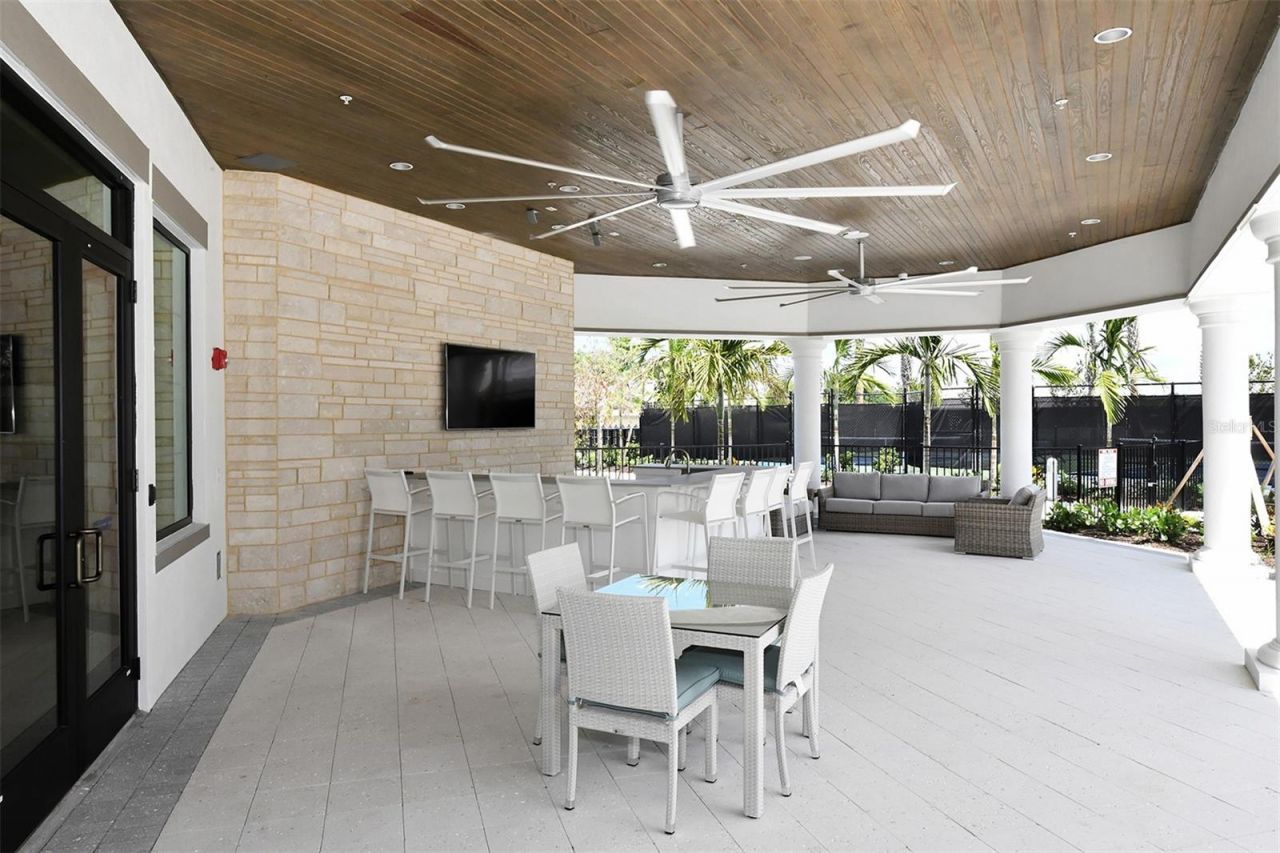 5521 Blue Water Boulevard, Sarasota, FL 34238 Photo