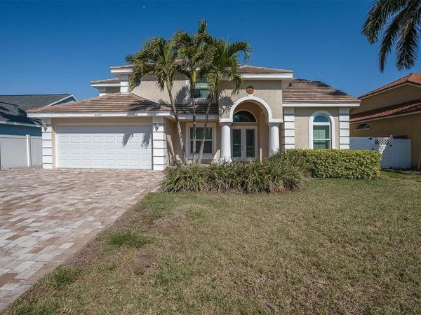 906 LANDMARK CIRCLE S, ST PETERSBURG, FL 33715