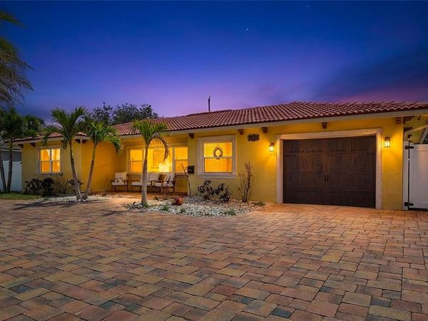 3890 BENSON AVENUE N, ST PETERSBURG, FL 33713