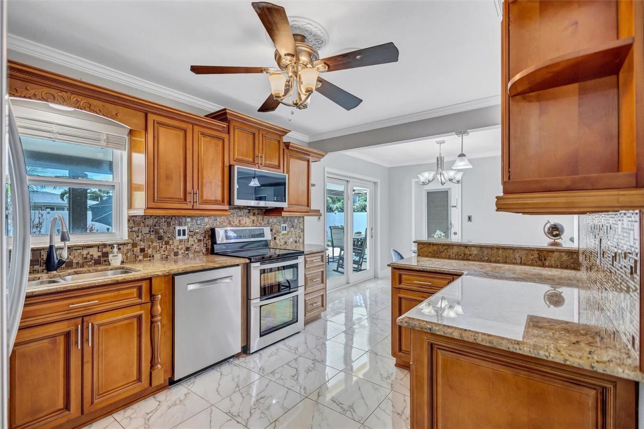 3890 Benson Avenue N, Saint Petersburg, FL 33713 Photo