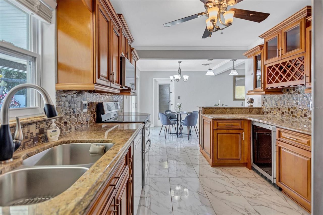 3890 Benson Avenue N, Saint Petersburg, FL 33713 Photo