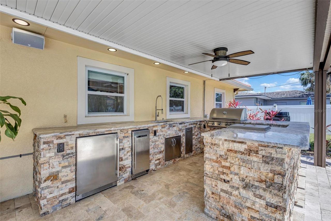 3890 Benson Avenue N, Saint Petersburg, FL 33713 Photo