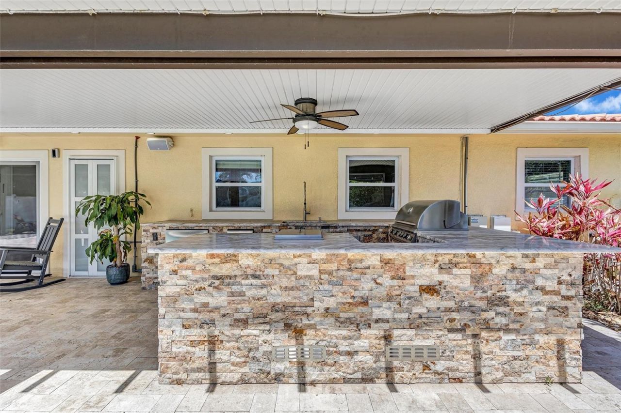 3890 Benson Avenue N, Saint Petersburg, FL 33713 Photo