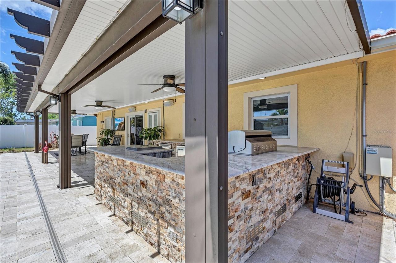 3890 Benson Avenue N, Saint Petersburg, FL 33713 Photo