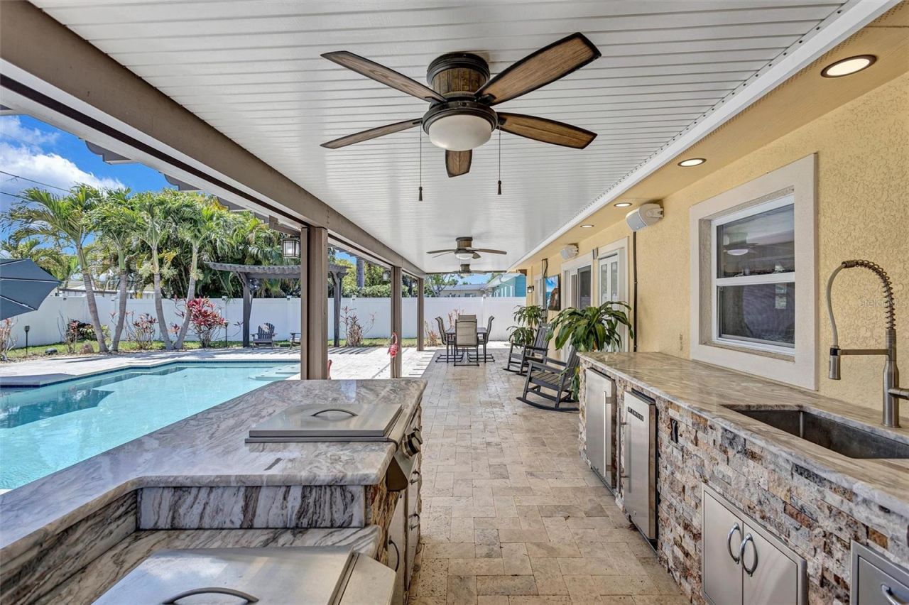 3890 Benson Avenue N, Saint Petersburg, FL 33713 Photo