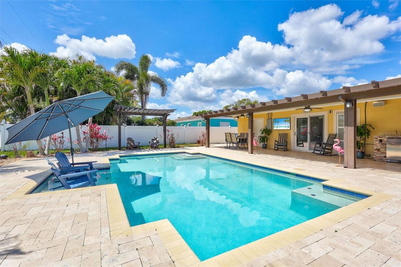 3890 Benson Avenue N, Saint Petersburg, FL 33713 Photo