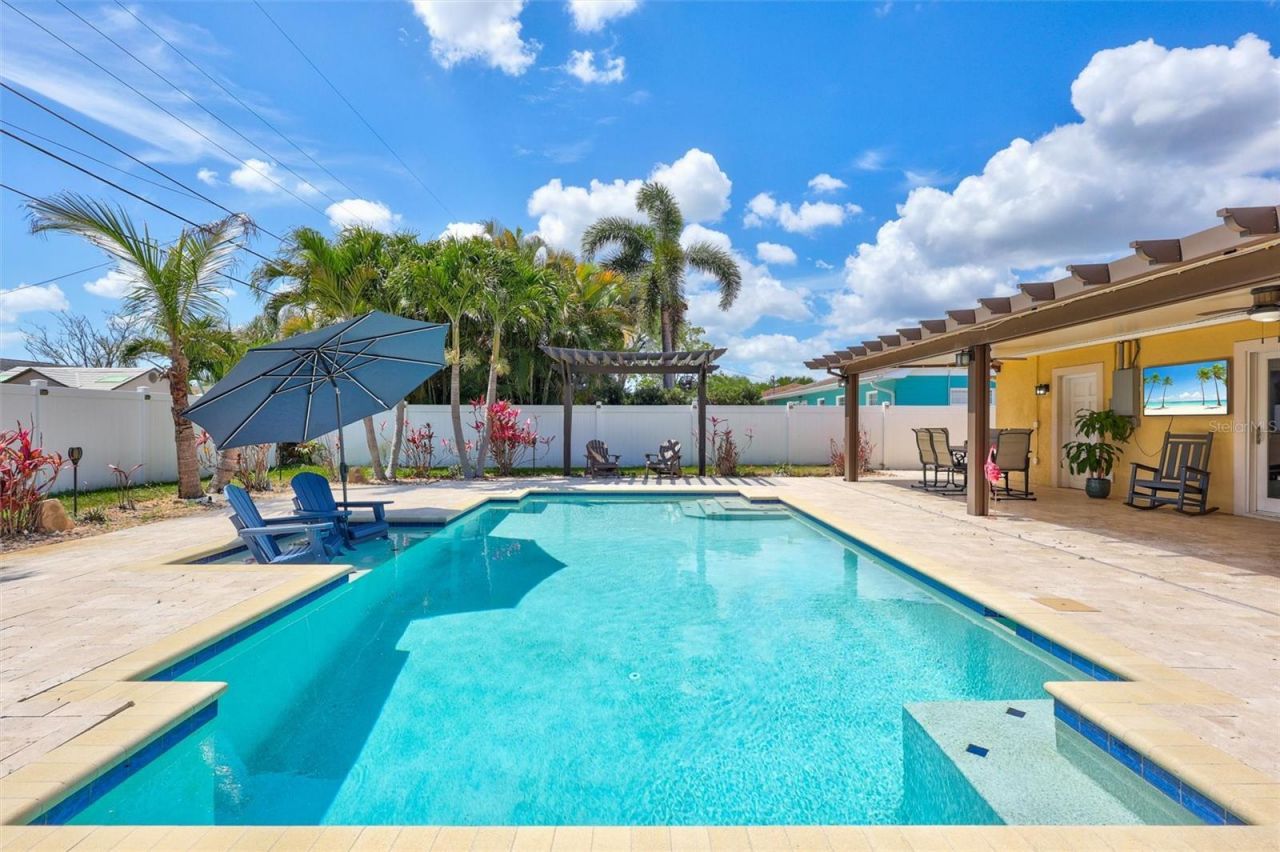 3890 Benson Avenue N, Saint Petersburg, FL 33713 Photo